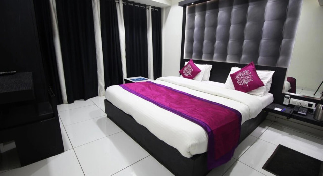 OYO 1319 Hotel Paramount Inn, Rezervovat Hotel Hotely v Gujarat s parkováním, Parkování