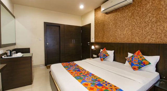 Номер Executive Fabhotel Kamla Regency