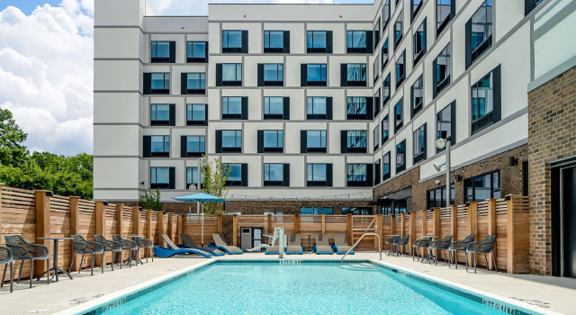 Люкс Hampton Inn & Suites Raleigh Midtown, NC
