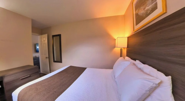 Номер Deluxe Maple Leaf Inn & Suites
