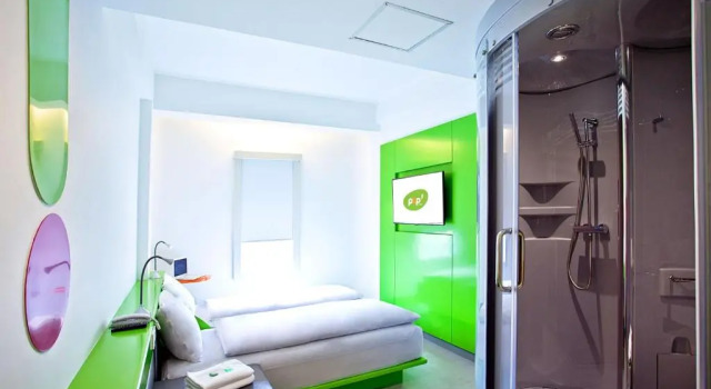 Standard Doppel Zimmer POP! Hotel Gubeng Surabaya