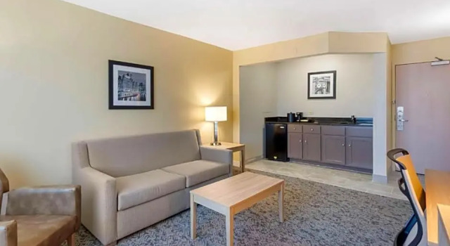 Двухместный люкс c 1 комнатой Best Western Glenview - Chicagoland Inn and Suites