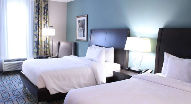 Четырёхместный номер Standard Hilton Garden Inn West Little Rock