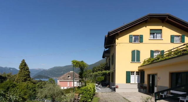 Conca Verde Appartaments, Book Hotel Hotels in Como with a Pool, Swimming Pool