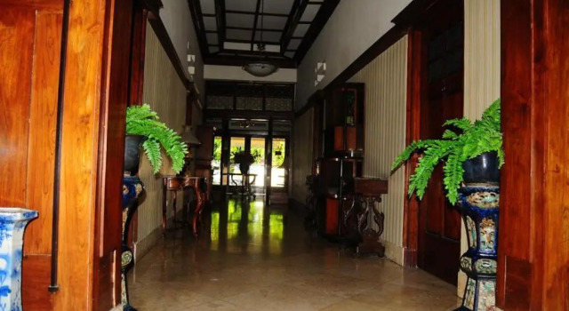Teras Solo Syariah Guest House