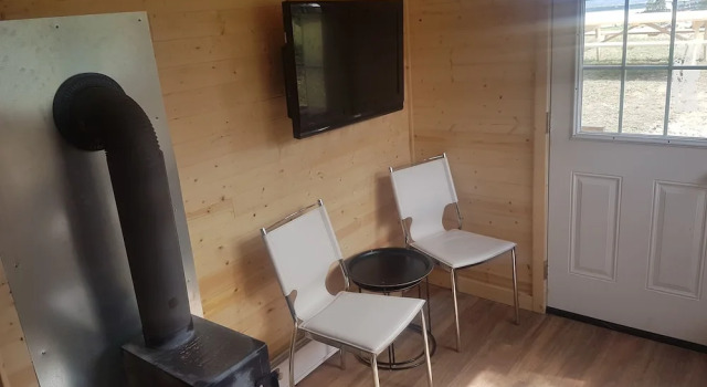 Secluded Tiny Home Fairmont, Buchen Sie Ferienhaus Fairmont Hot Springs British Columbia