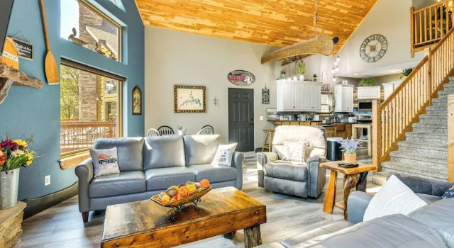 5 Mi To Silver Dollar City: Table Rock Lake Cabin!, Prenota Hotel Branson 
