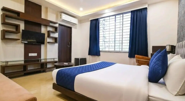 Номер Executive The Avinya Hotel