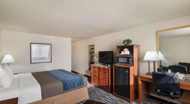 Двухместный люкс Rodeway Inn Fort Morgan