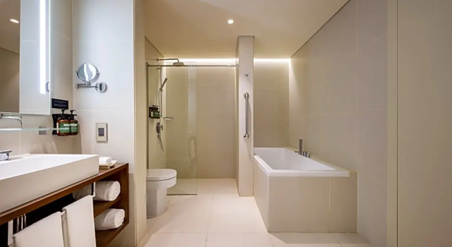 Двухместный люкс c 1 комнатой с видом на город voco Doha West Bay Suites by IHG