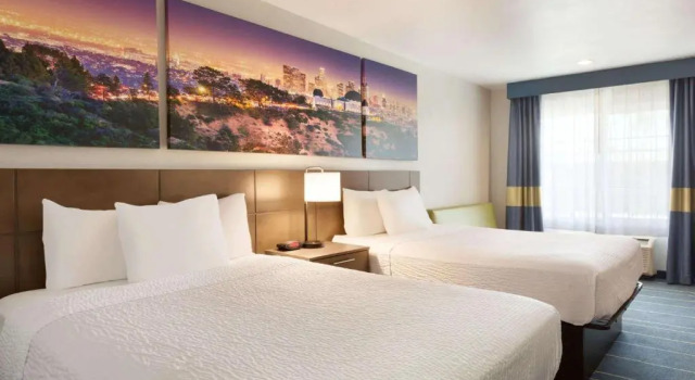 Двухместный номер Standard Days Inn & Suites by Wyndham Anaheim At Disneyland Park