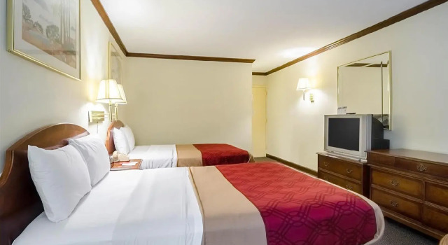 Econo Lodge Colonial, Забронировать Отель Уильямсберг Виргиния