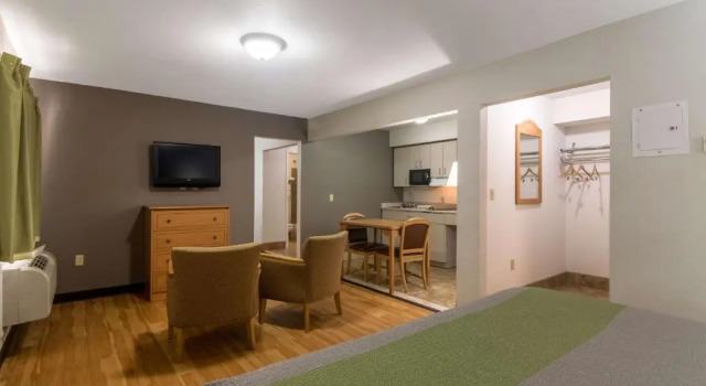 Четырёхместный номер Standard Blue Bonnet Suites Extended Stay Lubbock, Texas