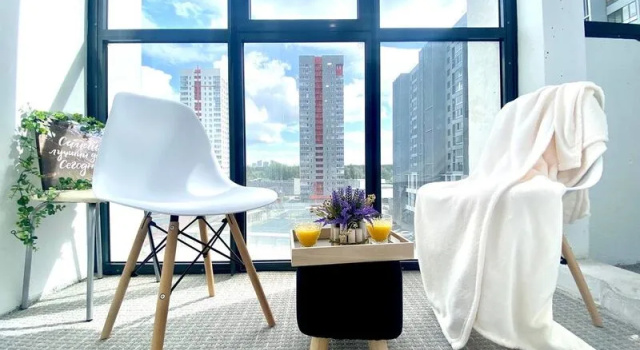 Podelam Prostornaya kvartira ryadom s zooparkom, Boek Appartement Hotels in Chelyabinsk met parkeren, Parkeren