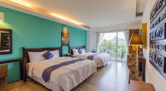 Четырёхместный номер Deluxe с балконом Seasons Bali Fashion Inn