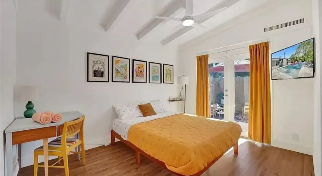 Castaways Casita Saltwater Pool Dog Friendly, Забронировать Дом для отпуска Отели Форт-Лодердейл с парковкой, Парковка