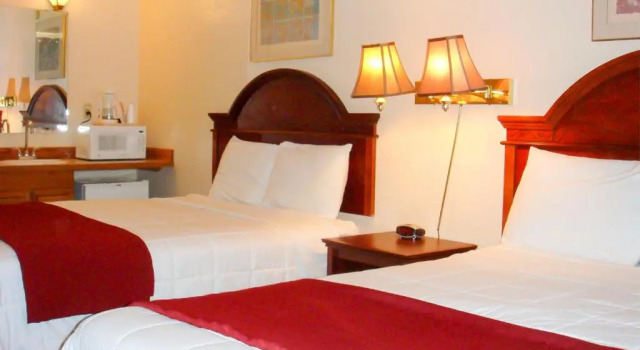 Четырёхместный номер Standard Village Inn & Suites Marysville