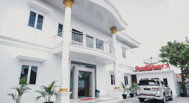RedDoorz Syariah near Transmart Lampung