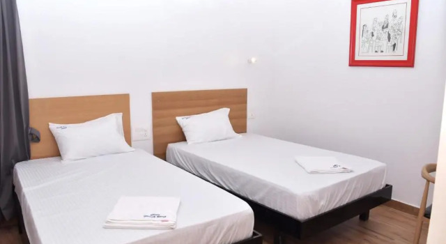 Hotel Bluestone, Rezerwuj Hotel Hotele w Andhra Pradesh z parkingiem, Parking