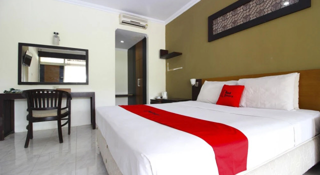 RedDoorz @ Solo Street, Rezerwuj Hotel Sleman Yogyakarta Province