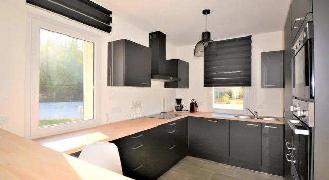 Maison Salavas, 4 pièces, 8 personnes - FR-1-382-146