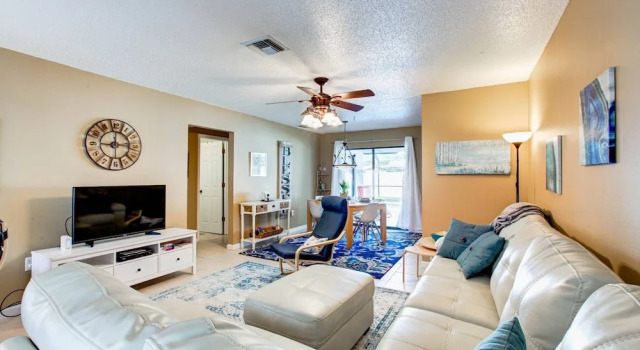 Коттедж South Venice Pool Home With Fence, Dog Friendly