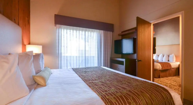 Семейный номер Standard Best Western The Inn & Suites Pacific Grove