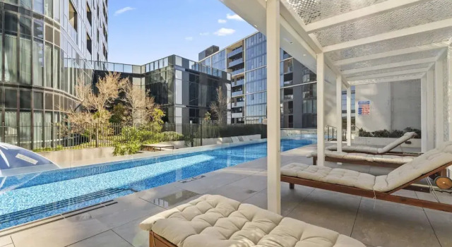 Апартаменты Refined 2-bed With Luxurious Building Amenities