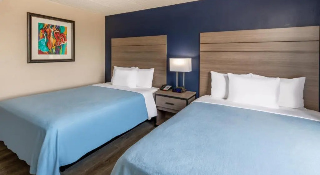 Четырёхместный номер Standard Baymont by Wyndham Laredo