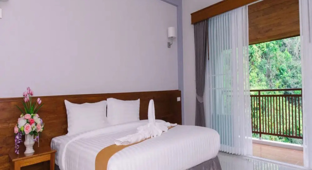 Номер Standard с балконом и с видом на горы Royal Hill Satun Hotel