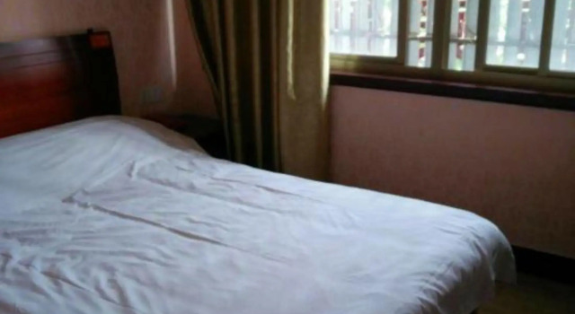 Heng 8 Hotel Chain (Shaoxing Binhai Store), Prenota Hotel Shaoxing Zhejiang
