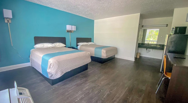 Motel 6 Wilmington, NC - Market Street, Забронировать Мотель Отели Уилмингтон с парковкой, Парковка