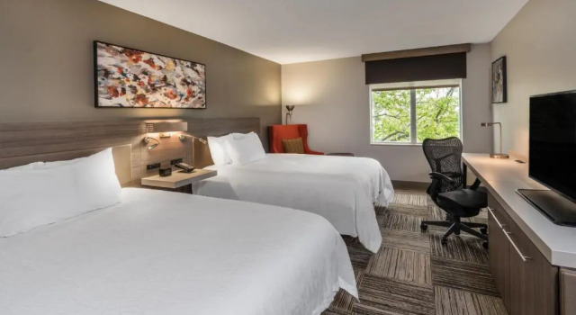 Четырёхместный номер Premium Hilton Garden Inn Syracuse