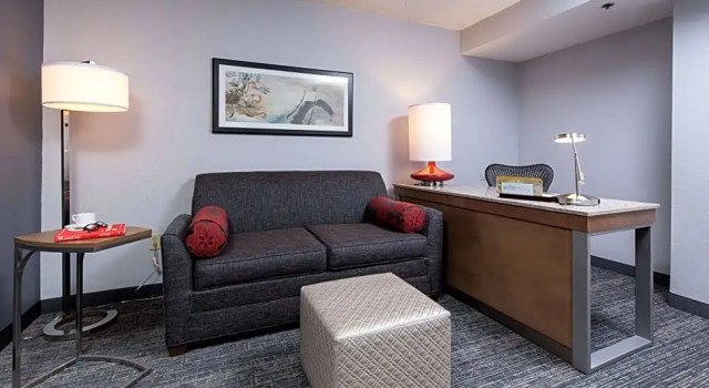 Кровать в общем номере Hilton Garden Inn Atlanta Northpoint
