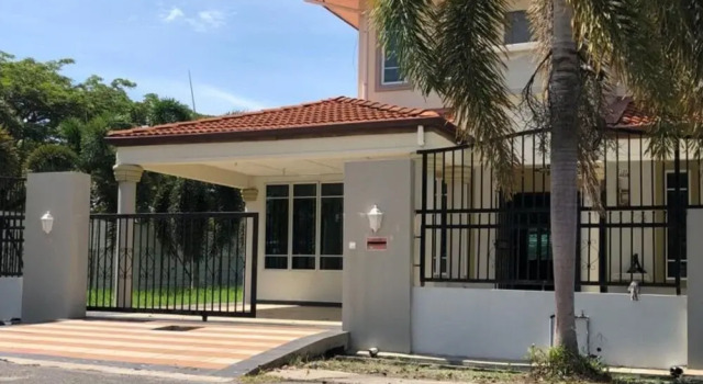 OYO 90342 Sena Home Homestay #828, Rezervasyon Otel Lutong Sarawak