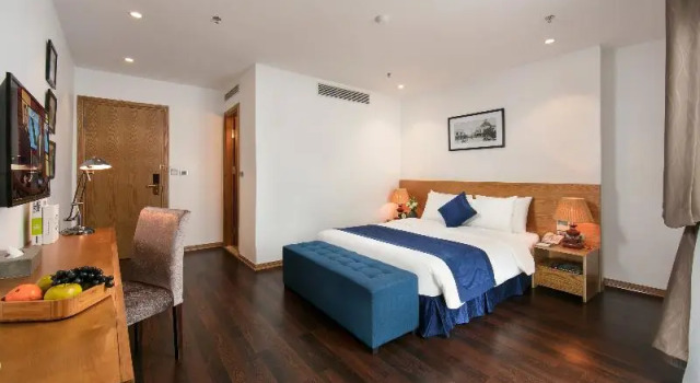 Номер Standard с балконом Hanoi Paon Hotel Spa & Sky Bar