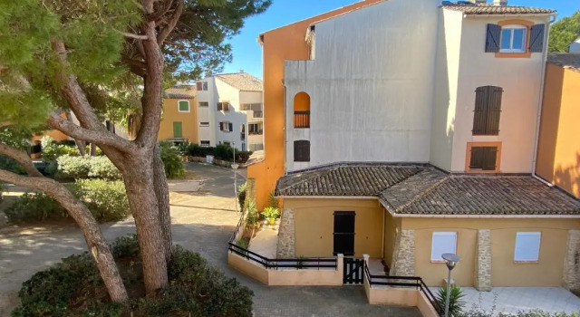 Grand studio pour 5 personnes bord de plage, Rezerwuj Hotel Hotele w Camargue z parkingiem, Parking