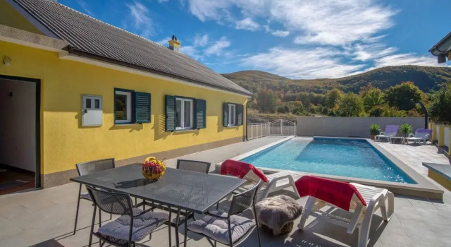Saulja Volarice in Volarice, Book Hotel Hoteller i Senj med parkering, Parkering