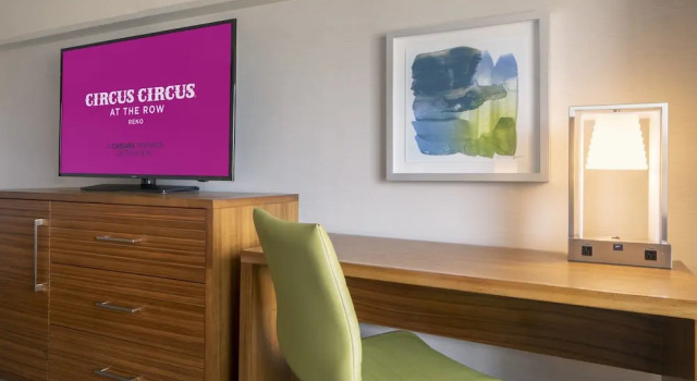 Двухместный номер Premium Sky Tower с видом на горы Circus Circus Reno, A Caesars Destination