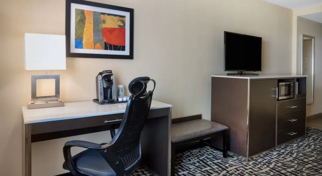 Двухместный люкс Holiday Inn Poughkeepsie by IHG