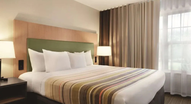 Двухместный номер Standard Country Inn & Suites by Radisson, Madison Southwest, WI