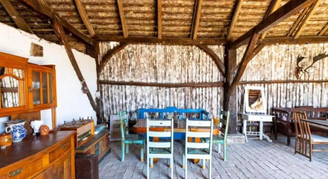 Коттедж с 3 комнатами Entire House @Saschiz 130
