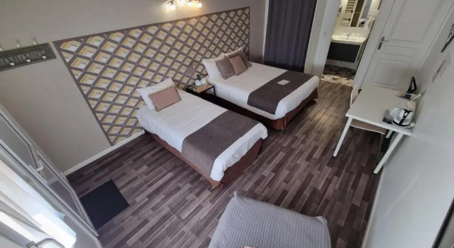 Номер Standard CitHotel Les Atlantes Royan parking privé