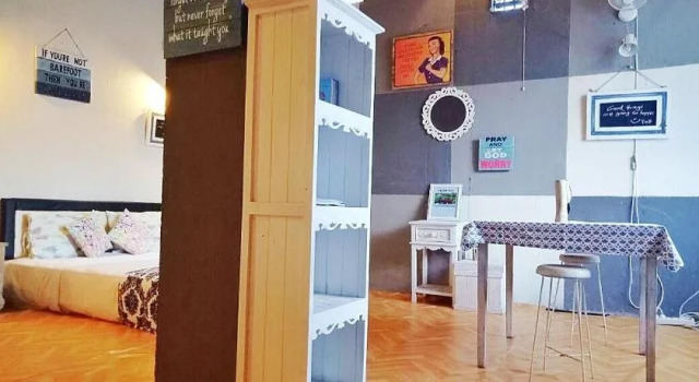 Barn N Bunk, Prenota Hotel Medahan Indonesia