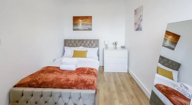 Apartment-sleeps6-parking-internet