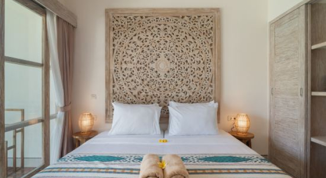 1BR Villa Izia Cozy Tropical Retreat with Pool, Book Villa Sommerhuse i Badung, Hytte