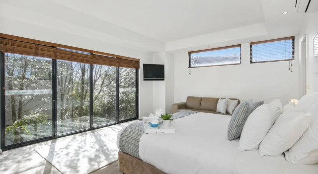 Fabulous Home With Swimming Pool, Book Hotel Torquay 