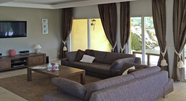 Villa in Le Muy with Private Pool and Lake, Забронировать Вилла Виллы Овернь-Рона-Альпы, Вилла