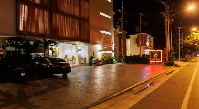 Elite Atoll Beachfront Hotel