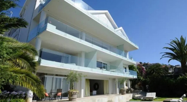 Кровать в общем номере The Clarendon - Bantry Bay
